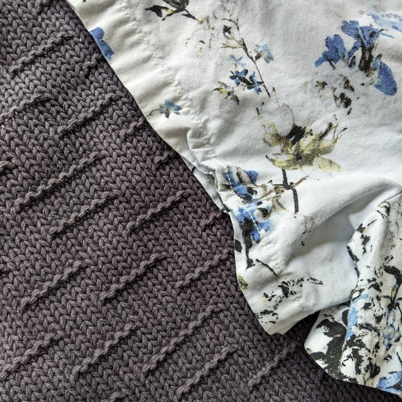 LOFT Lilac Floral 4" Shorts Sz 8 - Picture 8 of 11